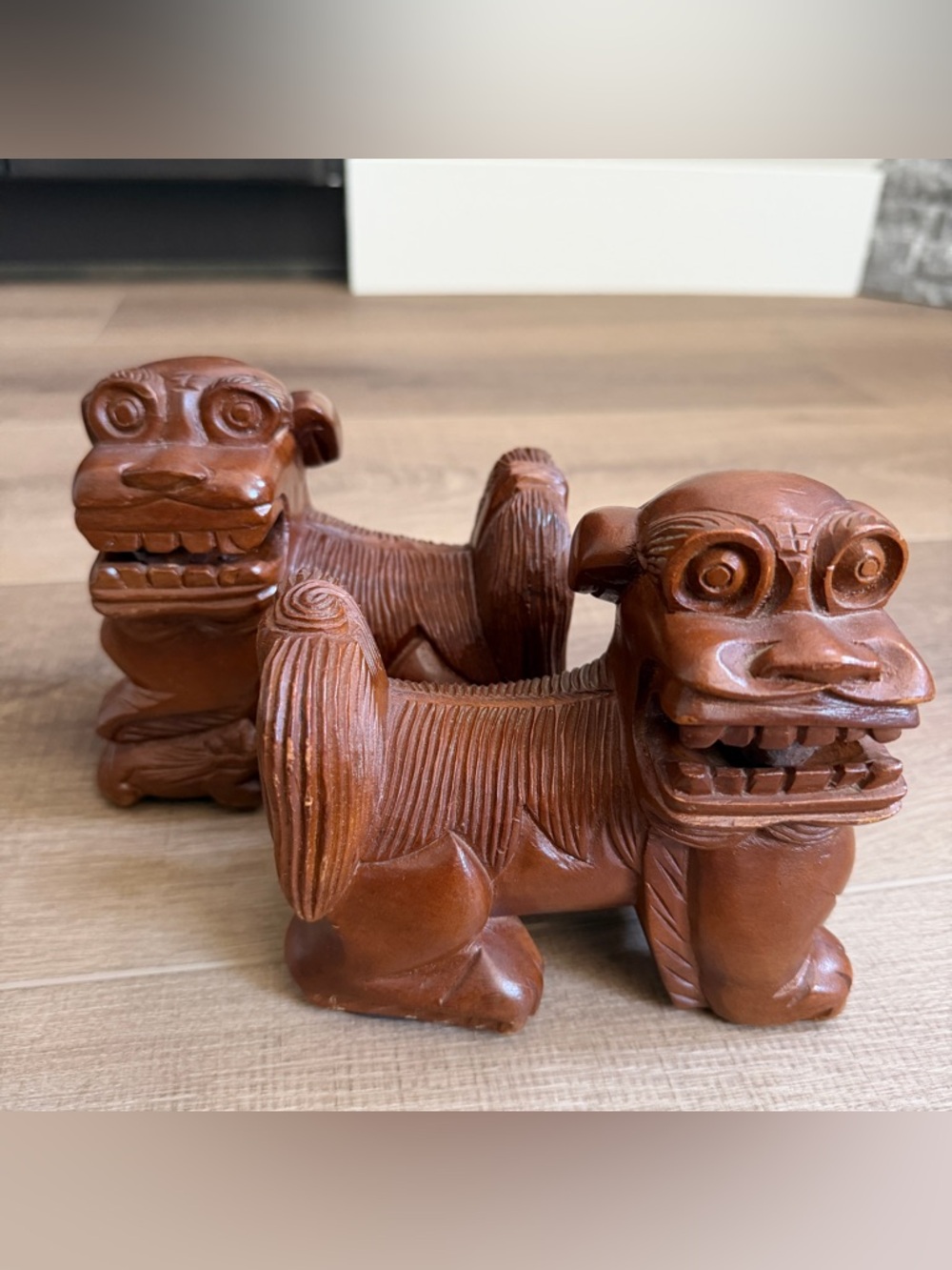 Foo Dogs Vintage Hand Carved Brown Wood 5" Tall Guardians Floating Balls‎ Asian